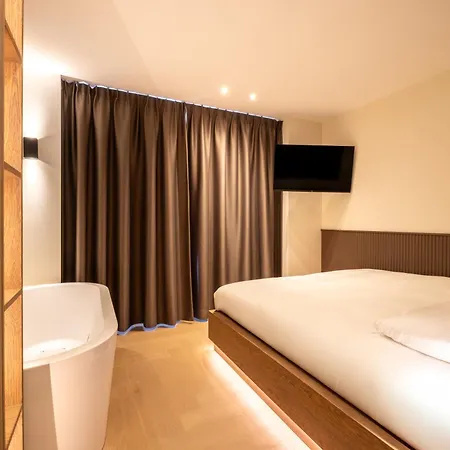 Four Stories Aparthotel