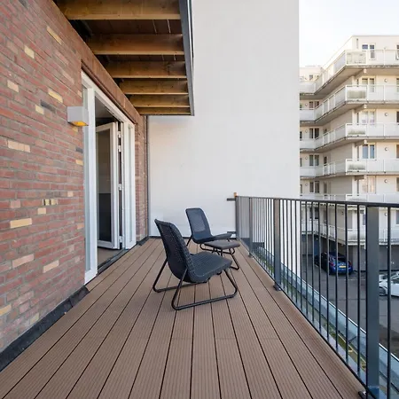 Four Stories Aparthotel 4*